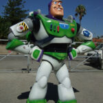 escultura de Buzz Lightyear