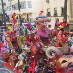 carroza de diablos durante el recorrido oficial