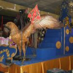cabalgata de melchor con águila gigante
