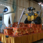 cabalgata de los personajes de la película Wall-E